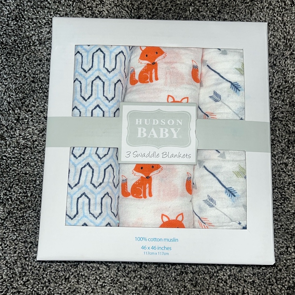 Cotton Muslin Swaddle Blankets, Foxes, 3-Pack & 5 pack of baby onesies gift